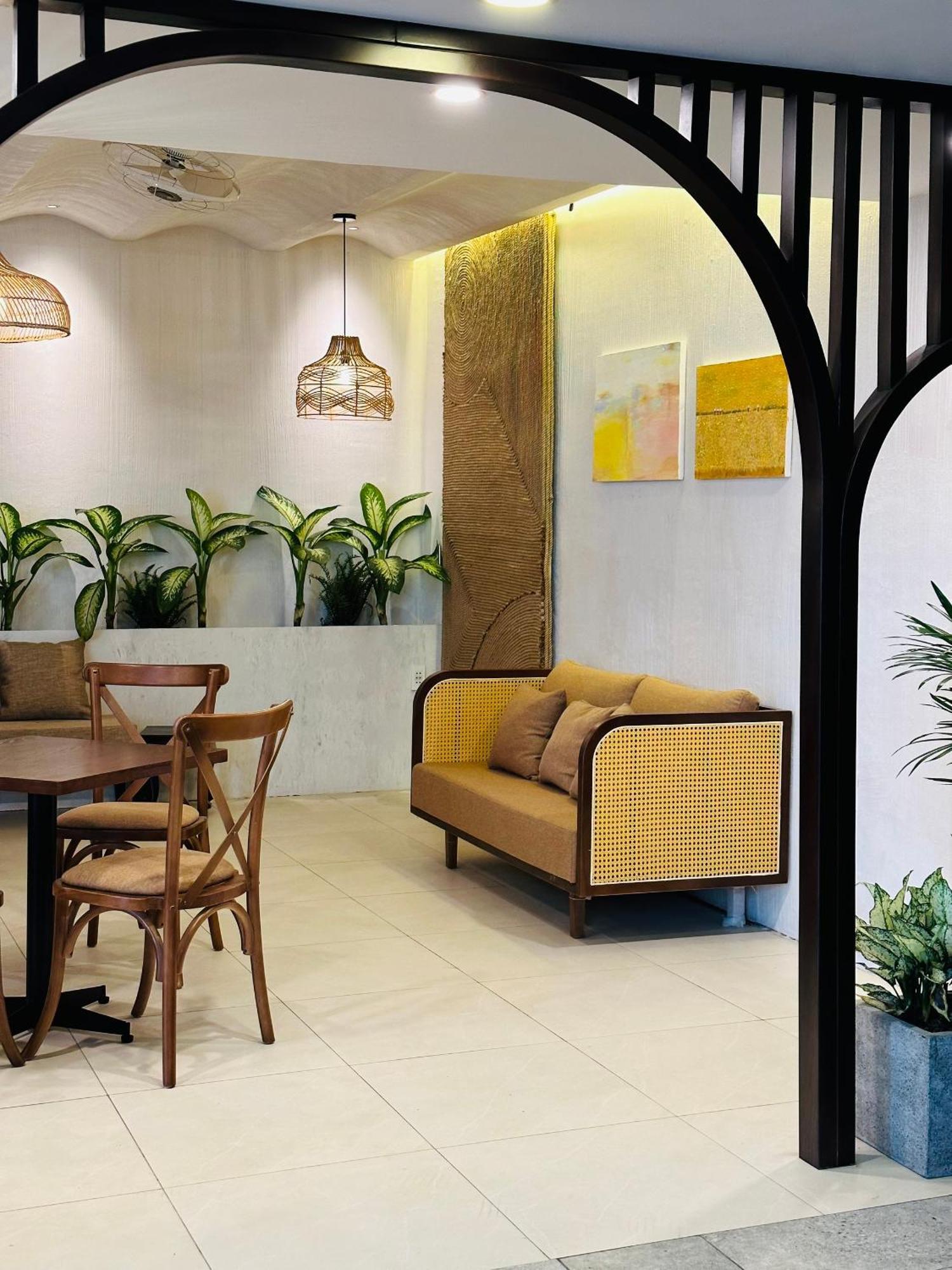 Phuong Nam Hotel An Giang Лонгсюен Экстерьер фото