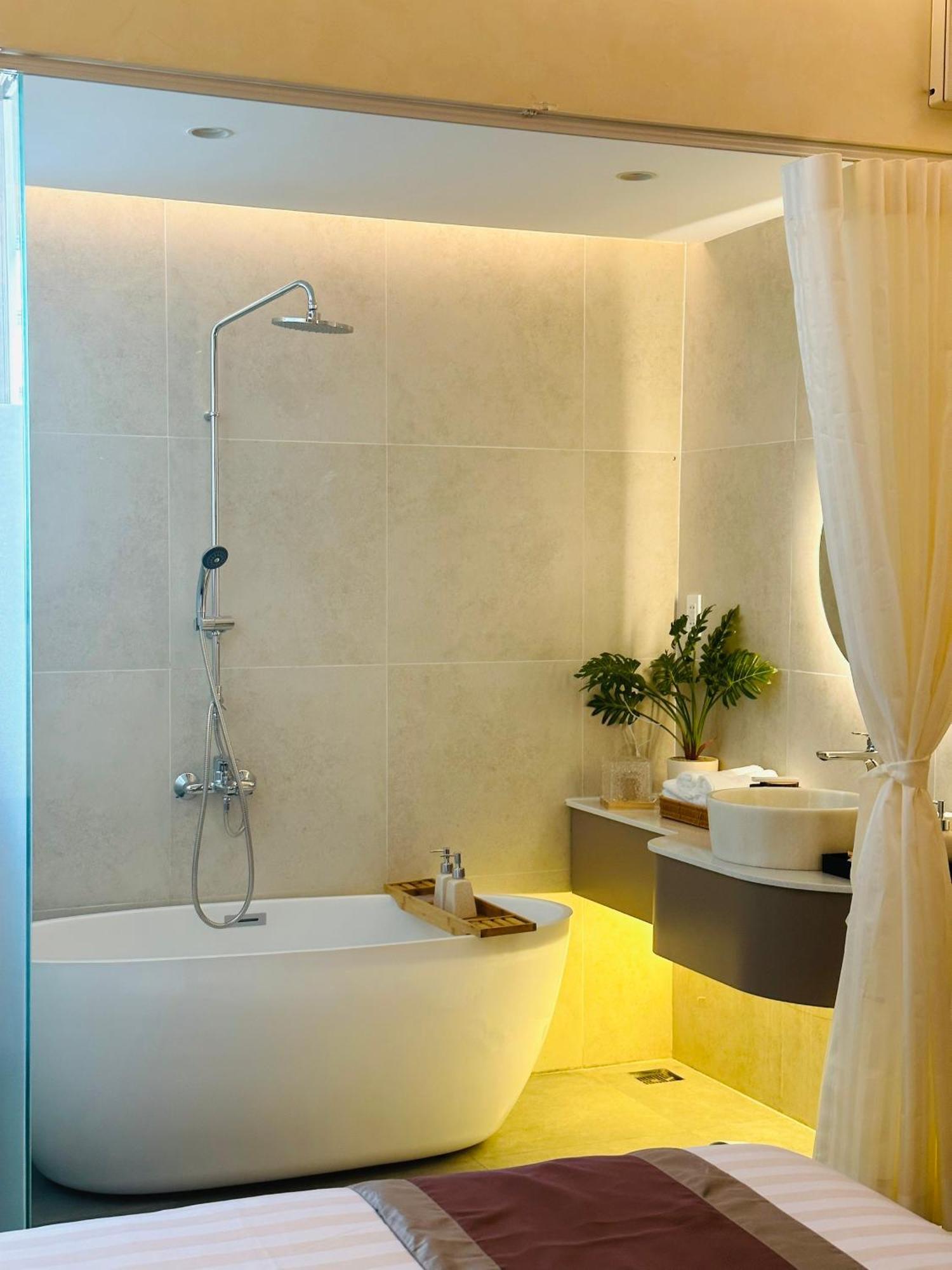 Phuong Nam Hotel An Giang Лонгсюен Экстерьер фото